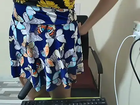 Snapshot of Sexy_clever18xx chatting on 05.29.26 Sexy clever18xx online show from 05.29.26