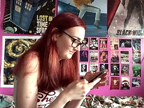 Snapshot of ivysplayhouse chatting on 09.14.25 ivysplayhouse online show from 09.14.25