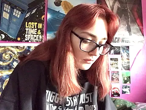 Snapshot of ivysplayhouse chatting on 10.09.25 ivysplayhouse online show from 10.09.25