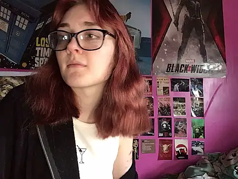 Snapshot of ivysplayhouse chatting on 10.10.25 ivysplayhouse online show from 10.10.25