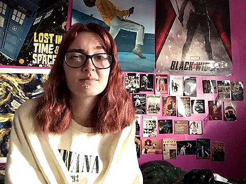 Snapshot of ivysplayhouse chatting on 10.23.25 ivysplayhouse online show from 10.23.25