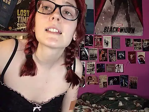 Snapshot of ivysplayhouse chatting on 11.15.25 ivysplayhouse online show from 11.15.25