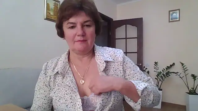 Snapshot of Galina56301 chatting on 09.16.25 Galina56301 online show from 09.16.25