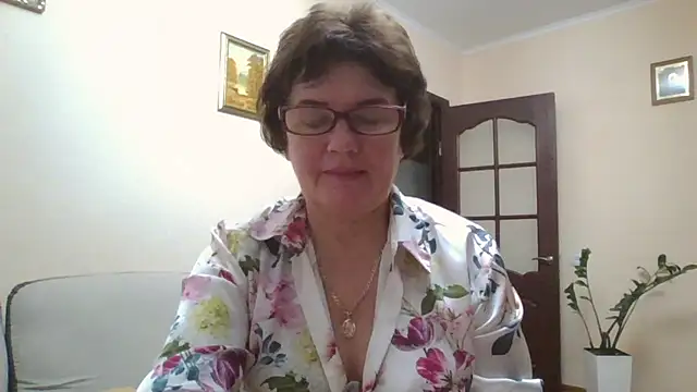Snapshot of Galina56301 chatting on 10.08.25 Galina56301 online show from 10.08.25