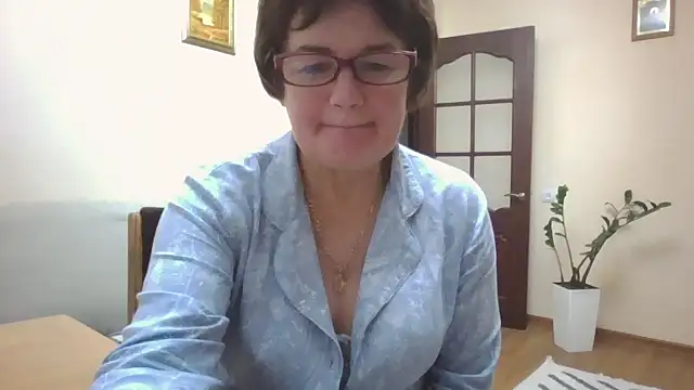 Snapshot of Galina56301 chatting on 10.10.25 Galina56301 online show from 10.10.25