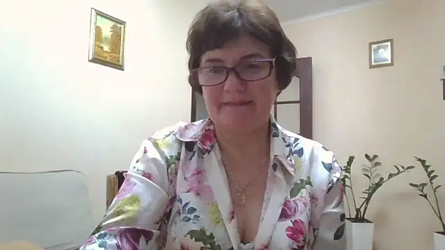 Snapshot of Galina56301 chatting on 11.17.25 Galina56301 online show from 11.17.25