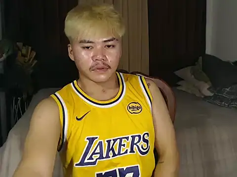 hot emman online show from 04.13.26