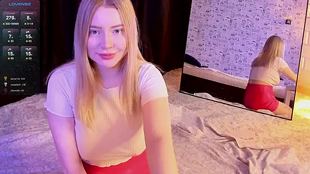 Snapshot of Lillie_Berry chatting on 11.11.25 Lillie Berry online show from 11.11.25