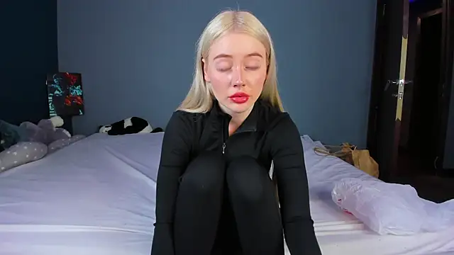 Lillie Berry online show from 06.27.26