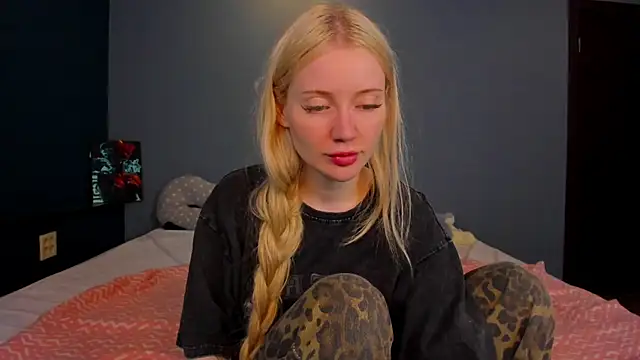 Lillie Berry online show from 07.12.26