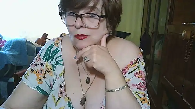 Snapshot of VeronicaGold511 chatting on 09.29.25 VeronicaGold511 online show from 09.29.25