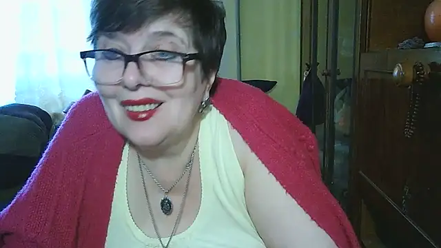 Snapshot of VeronicaGold511 chatting on 11.02.25 VeronicaGold511 online show from 11.02.25