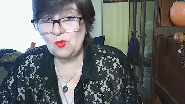 Snapshot of VeronicaGold511 chatting on 06.08.26 VeronicaGold511 online show from 06.08.26