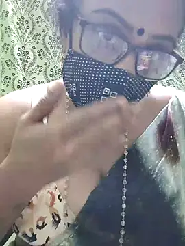 Snapshot of sweet-lotus chatting on 10.05.25 sweet-lotus online show from 10.05.25