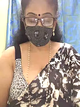 Snapshot of sweet-lotus chatting on 10.28.25 sweet-lotus online show from 10.28.25