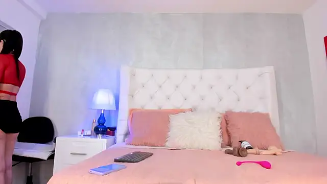 Yara Bliss  online show from 10.08.25