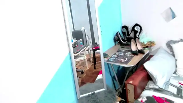 Snapshot of katyandre chatting on 11.06.25 katyandre online show from 11.06.25