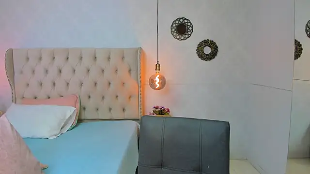 Snapshot of Tatihornyy chatting on 10.25.25 Tatihornyy online show from 10.25.25