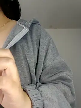 Snapshot of Pretty_Miaa chatting on 09.11.25 Pretty Miaa online show from 09.11.25