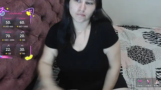 victoriadaniela online show from 12.18.25