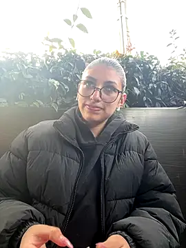 Snapshot of AriaBliss- chatting on 10.10.25 AriaBliss- online show from 10.10.25