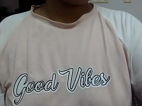 Snapshot of mary_jones6 chatting on 10.22.25 mary jones6 online show from 10.22.25