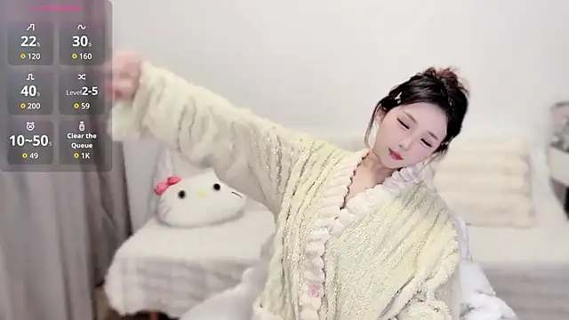 Joyce-bb online show from 10.28.25