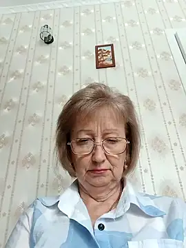 AlikaSwan5821 online show from 10.18.25