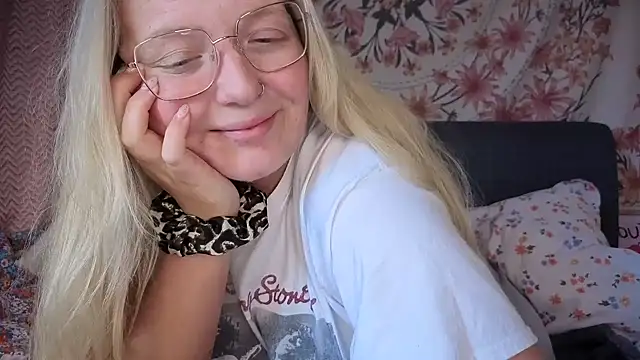 Daisyxoxo  online show from 12.02.25