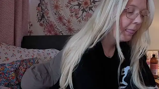 Daisyxoxo  online show from 03.04.26