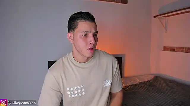 Snapshot of max_valiant1 chatting on 10.15.25 max valiant1 online show from 10.15.25