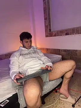 Snapshot of max_valiant1 chatting on 11.14.25 max valiant1 online show from 11.14.25