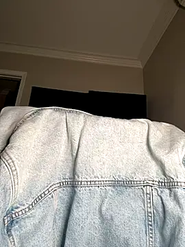 Snapshot of mitch_kamm chatting on 10.02.25 mitch kamm online show from 10.02.25