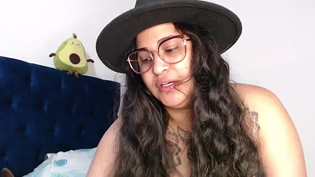 Snapshot of Diana-Sandoval chatting on 09.20.25 Diana-Sandoval online show from 09.20.25