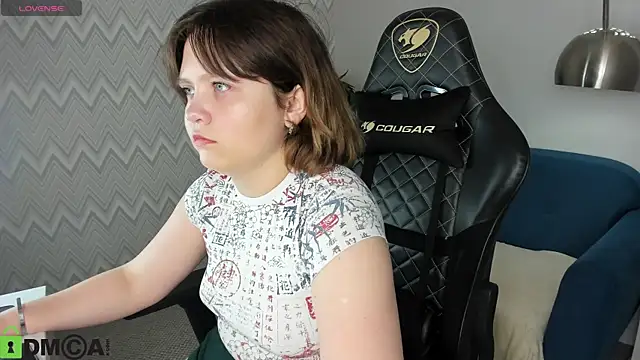 Nina Lunaa online show from 09.13.25