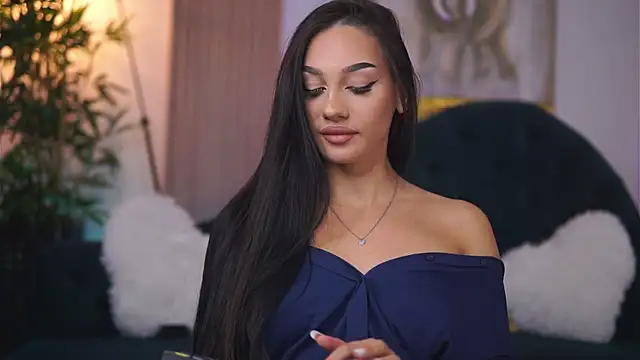 NinaSolenne online show from 11.03.25