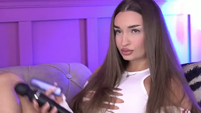 MillaSerene online show from 10.05.25