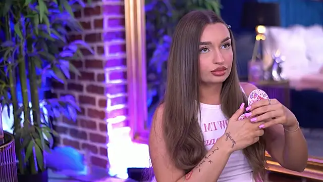 MillaSerene online show from 11.06.25