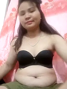 Snapshot of Heulwen-22 chatting on 11.05.25 Heulwen-22 online show from 11.05.25