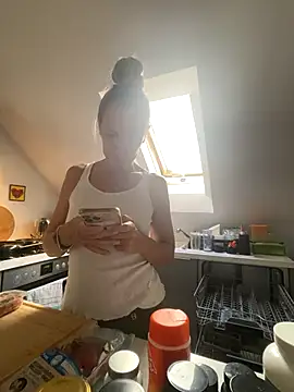 blondi2077 online show from 09.15.25