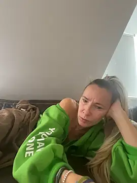 blondi2077 online show from 10.20.25