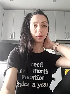 Snapshot of Princessa99885 chatting on 04.16.26 Princessa99885 online show from 04.16.26