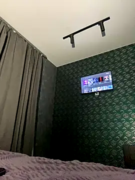 FavoriteKira online show from 11.04.25