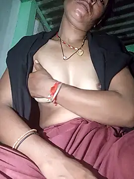 Snapshot of MISS_LOVE_001 chatting on 09.28.25 MISS LOVE 001 online show from 09.28.25