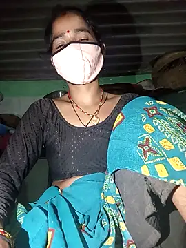 Snapshot of MISS_LOVE_001 chatting on 10.04.25 MISS LOVE 001 online show from 10.04.25