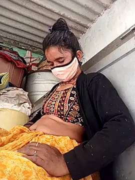 Snapshot of MISS_LOVE_001 chatting on 10.24.25 MISS LOVE 001 online show from 10.24.25