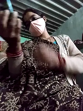 Snapshot of MISS_LOVE_001 chatting on 10.29.25 MISS LOVE 001 online show from 10.29.25