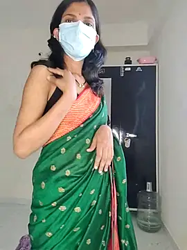 Shivani2002 online show from 04.08.26