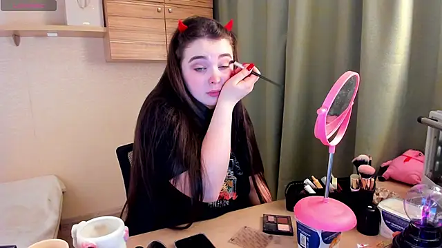 Alice next door online show from 02.10.26