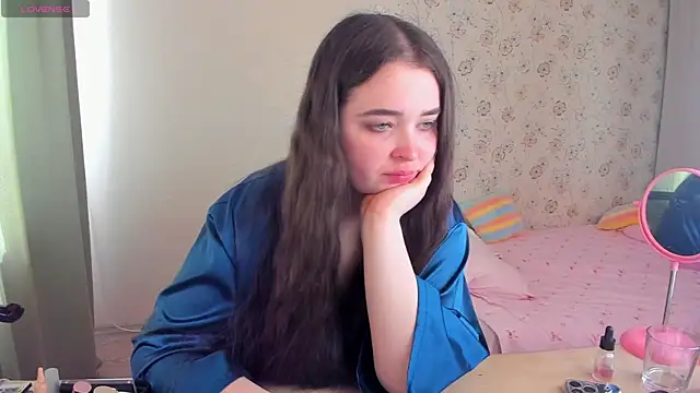 Alice next door online show from 04.16.26